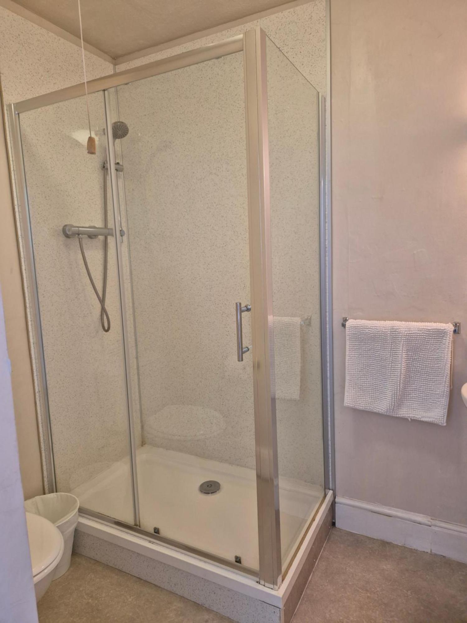 צ'ארד Phoenix Hotel מראה חיצוני תמונה