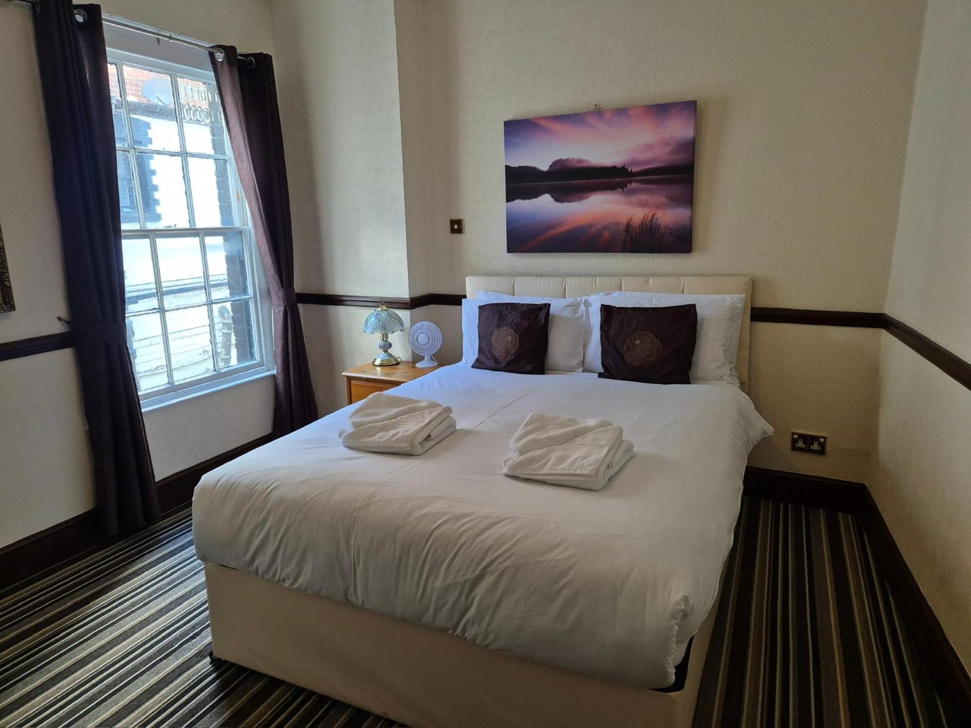 צ'ארד Phoenix Hotel מראה חיצוני תמונה
